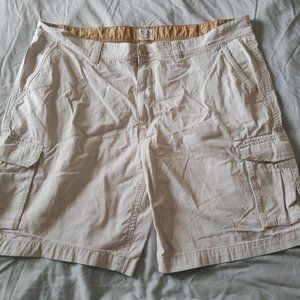 Men's St John's Bay Cargo Shorts, size 44